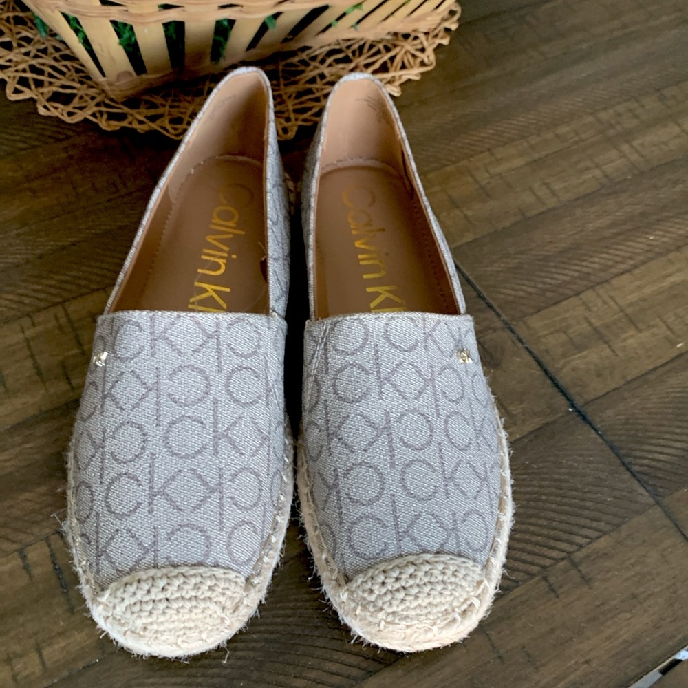 Calvin Klein‎ Tan Beige Espadrilles 9.5 Slip-On Flats NWOT shoes KCpopular T
